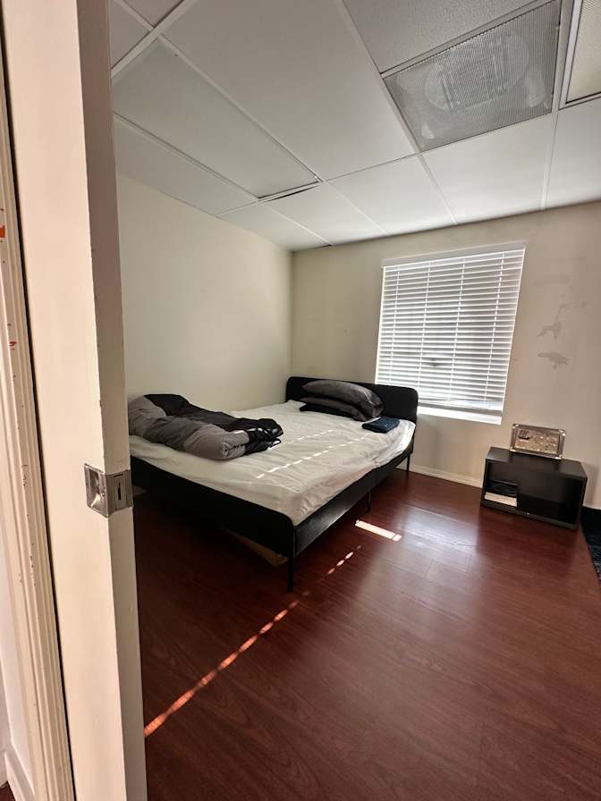 Steven Schneider's room