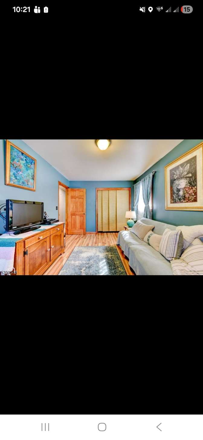 Vinnie Angelo's room