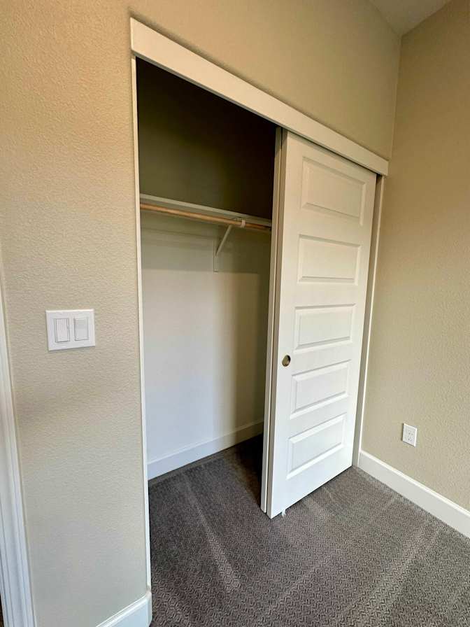Golden Gate Rentals's room