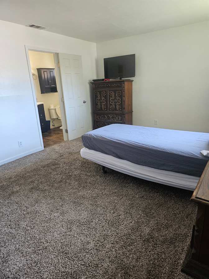JEREMY's room