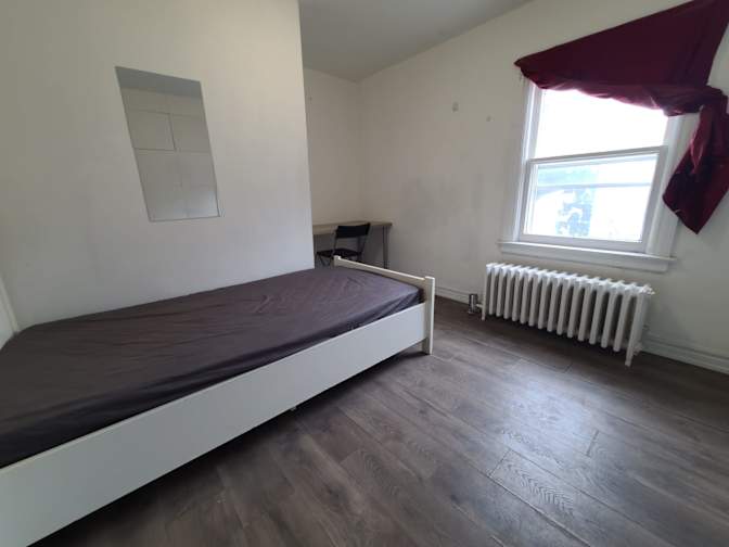 Kent's room