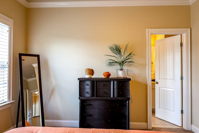 Alcove Rooms's room