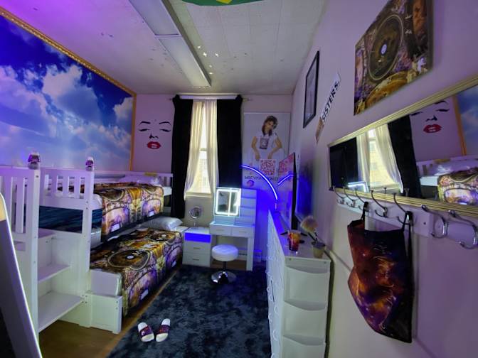 Amari's room