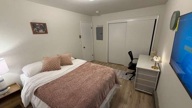 Hal Kerimov's room