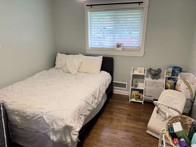 Alcove Rooms's room