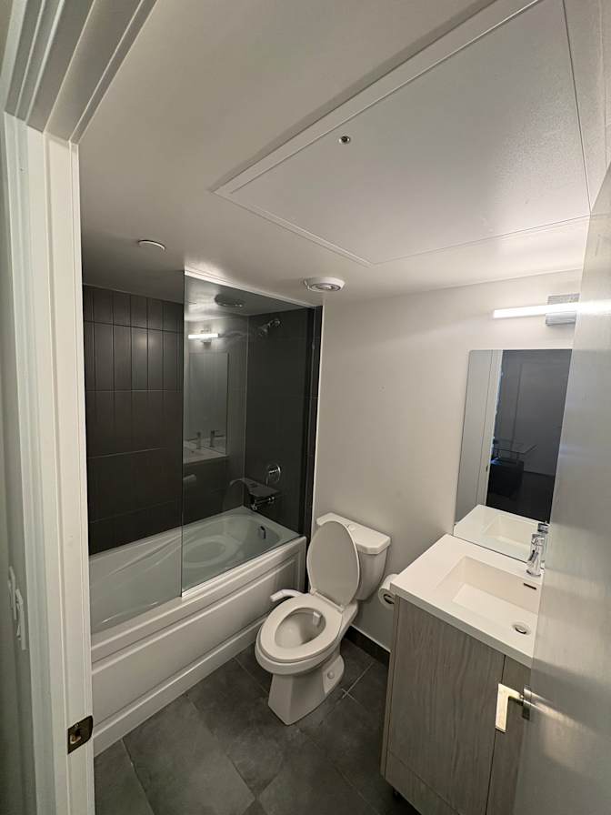 shaizaan prasla's room