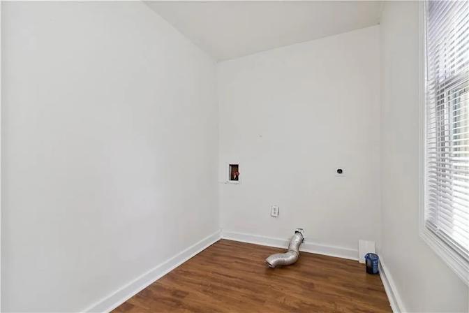 Alcove Rooms's room