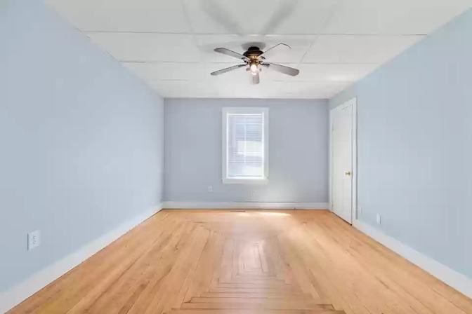 Lisa's room