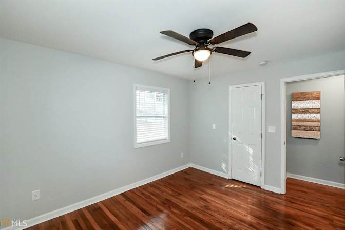 Alcove Rooms's room
