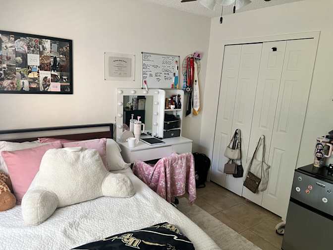 Rebeca's room