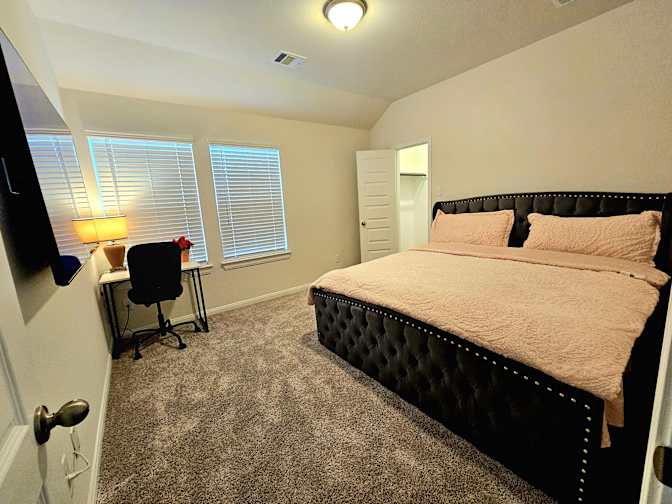 Divin's room