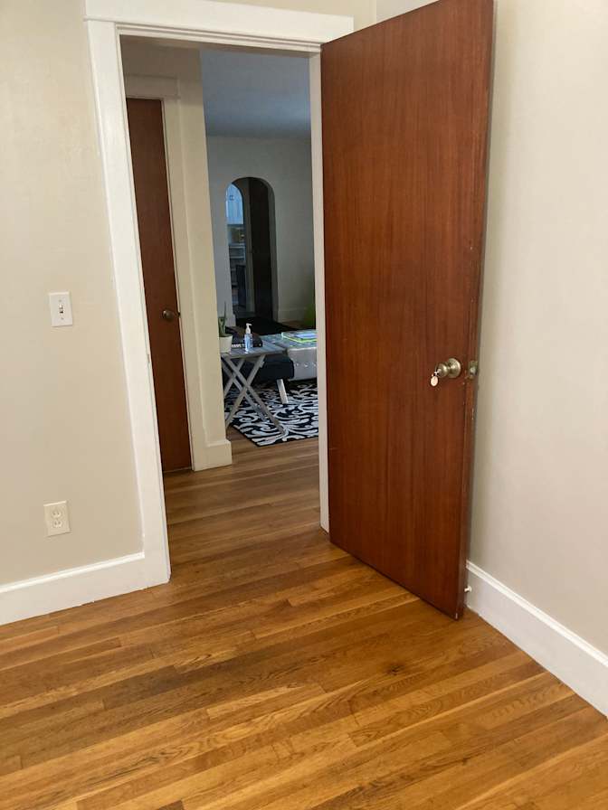 Federal Hill Roommates's room