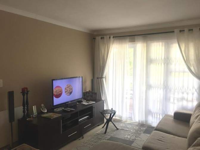 Mejury's room
