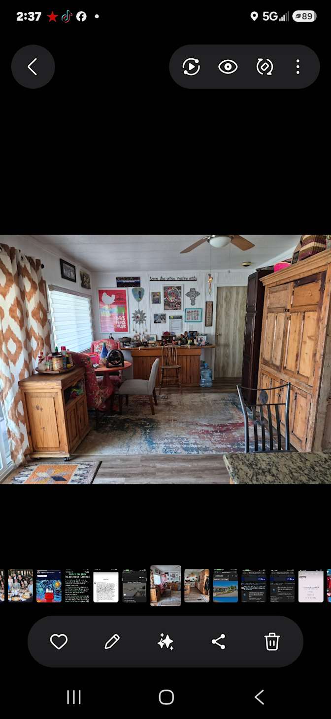 Linda Romero-Montano's room