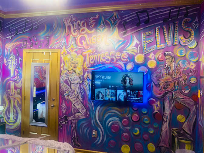 Naomi Sparkle's room