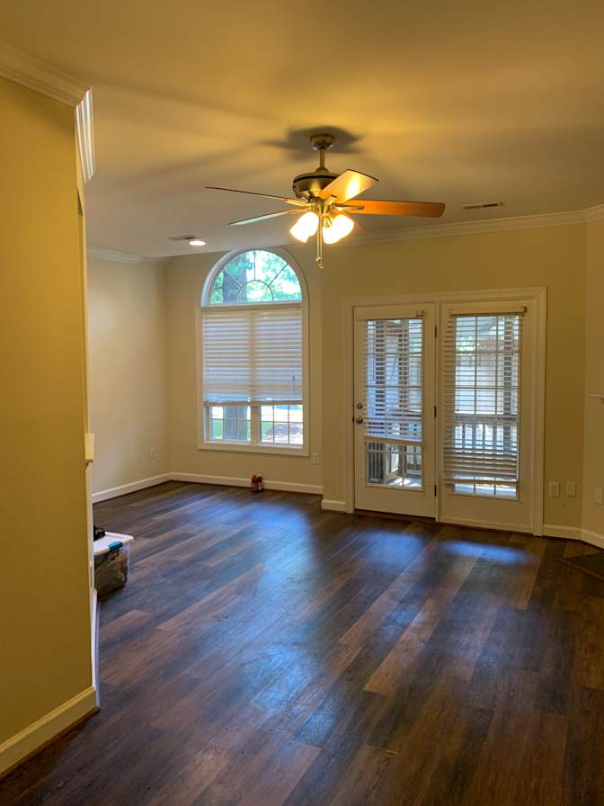 Alcove Rooms's room