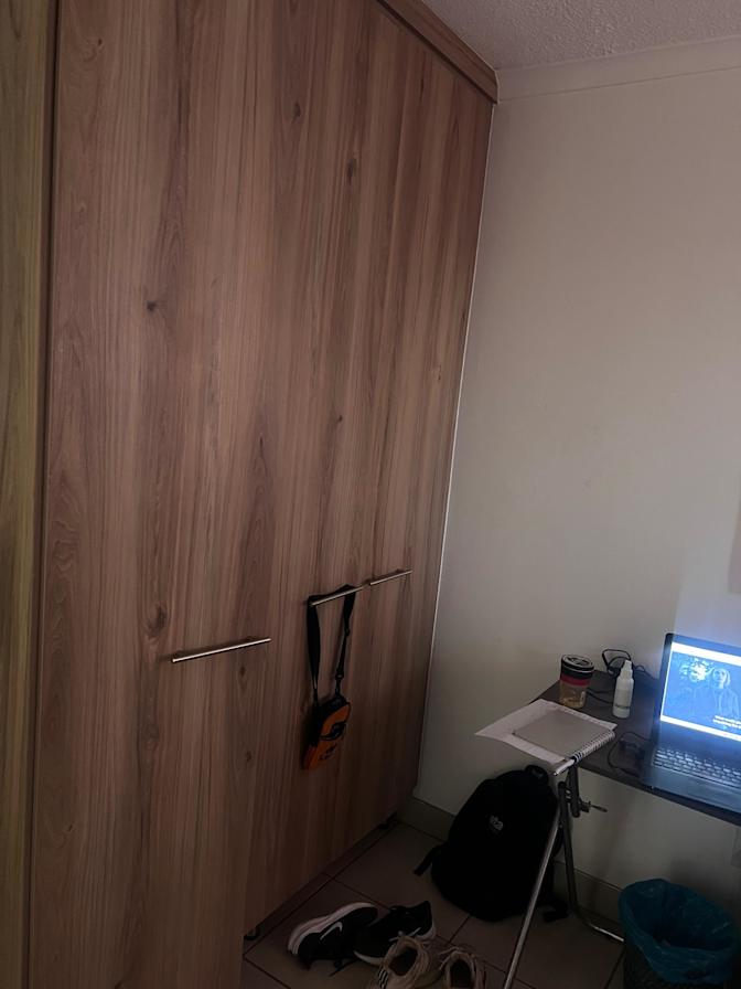 Tlatsi's room