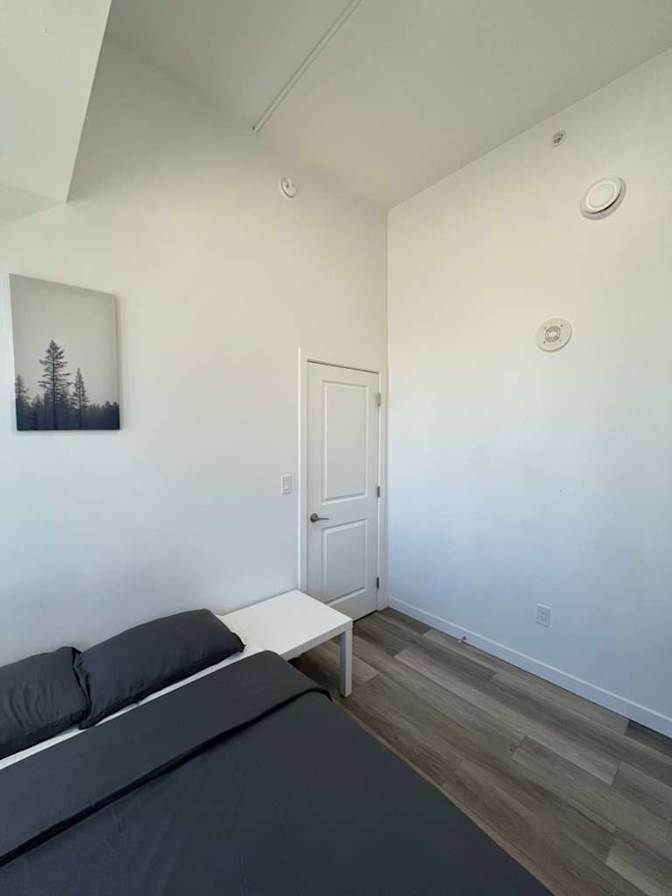Ozge Simsek's room
