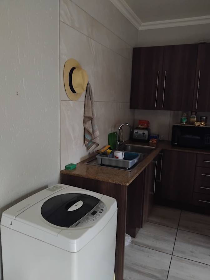 MNR JACQUES F DU PLESSIS's room