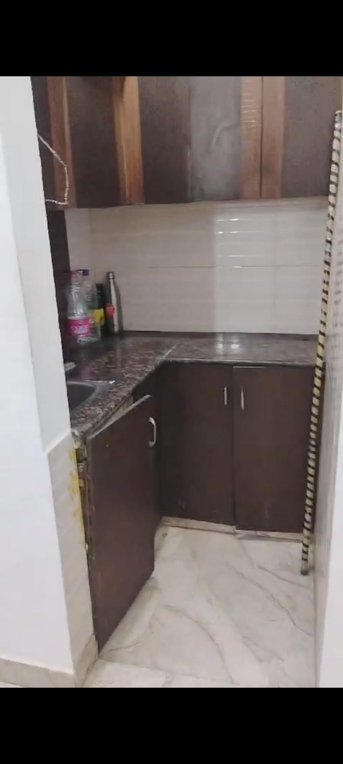 Anikate Gupta's room