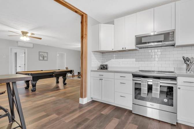 lifedoorrentals's room
