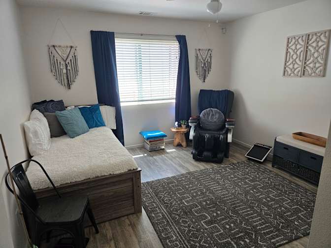 Dana Rishty's room