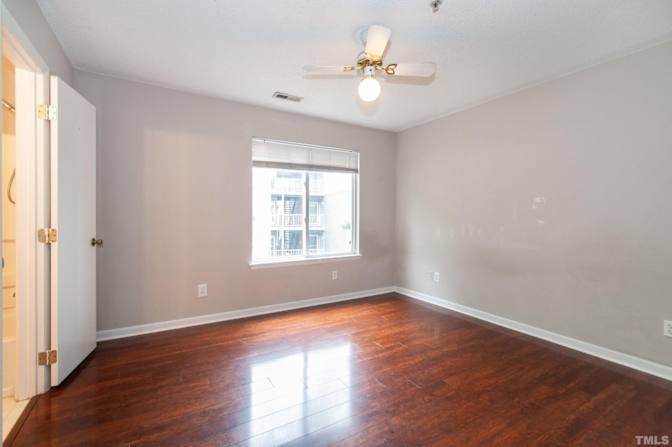 Alcove Rooms's room