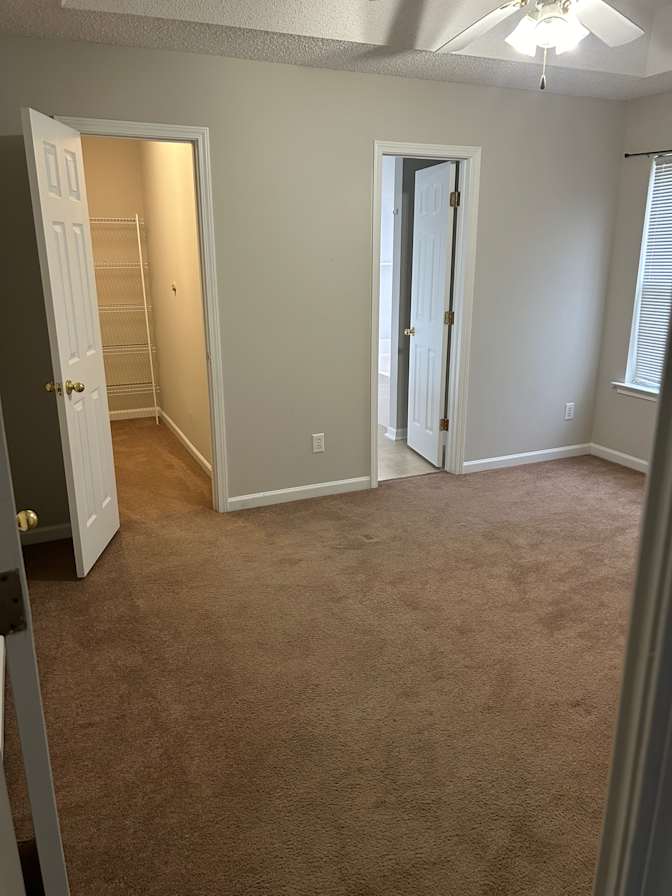 Alcove Rooms's room