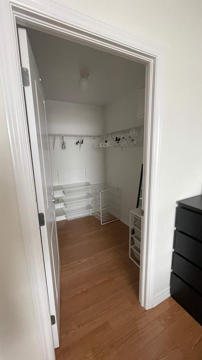 Yanike's room