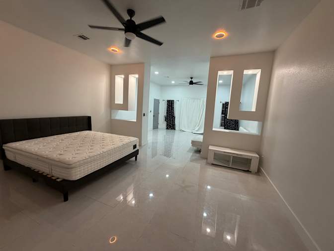 Mina's room