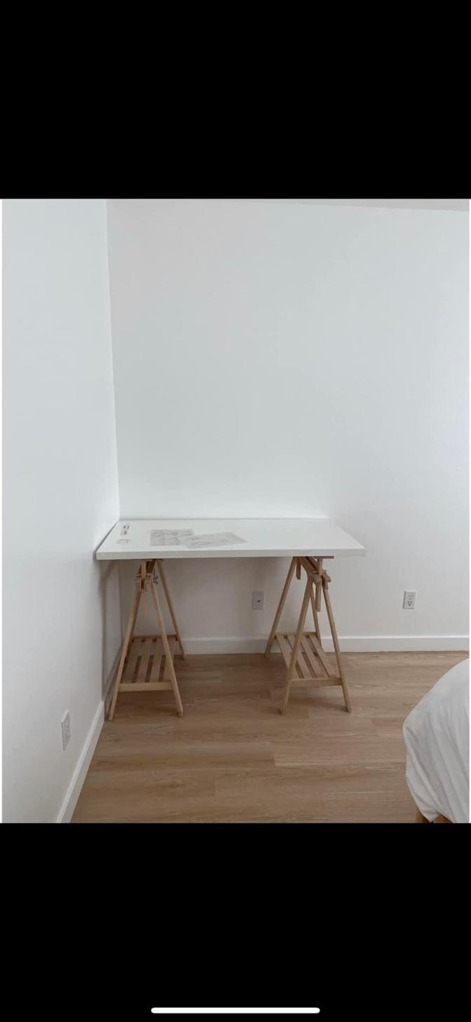 Bronzz's room