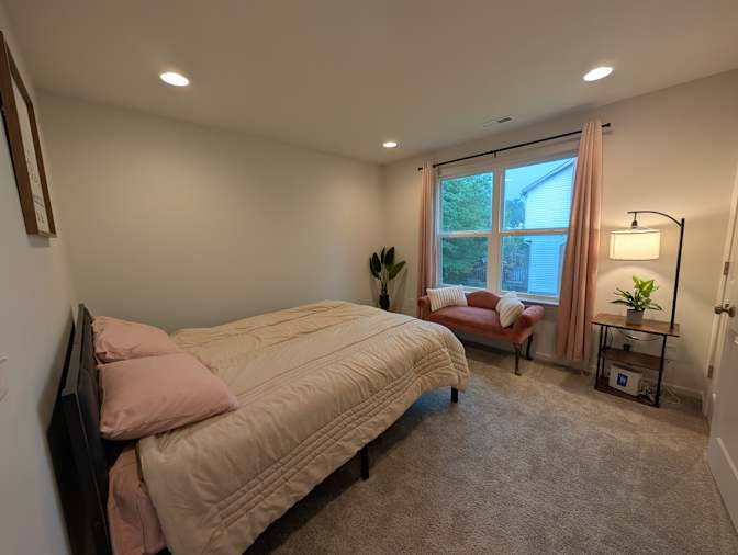 Alcove Rooms's room