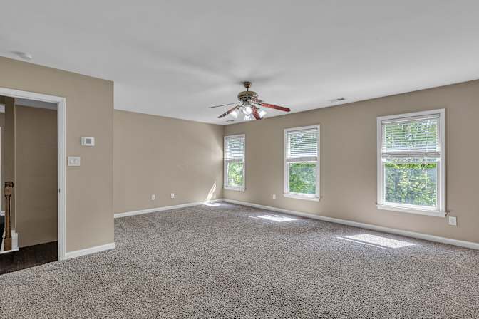lifedoorrentals's room