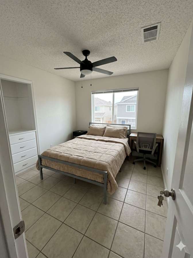 PadSplit's room