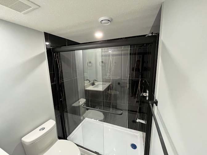 Nikhil Lakhanpal's room
