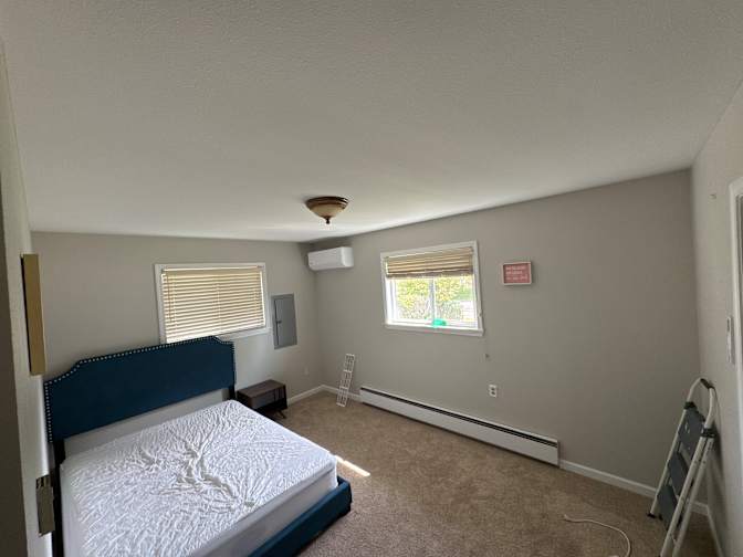 BOBBIE's room