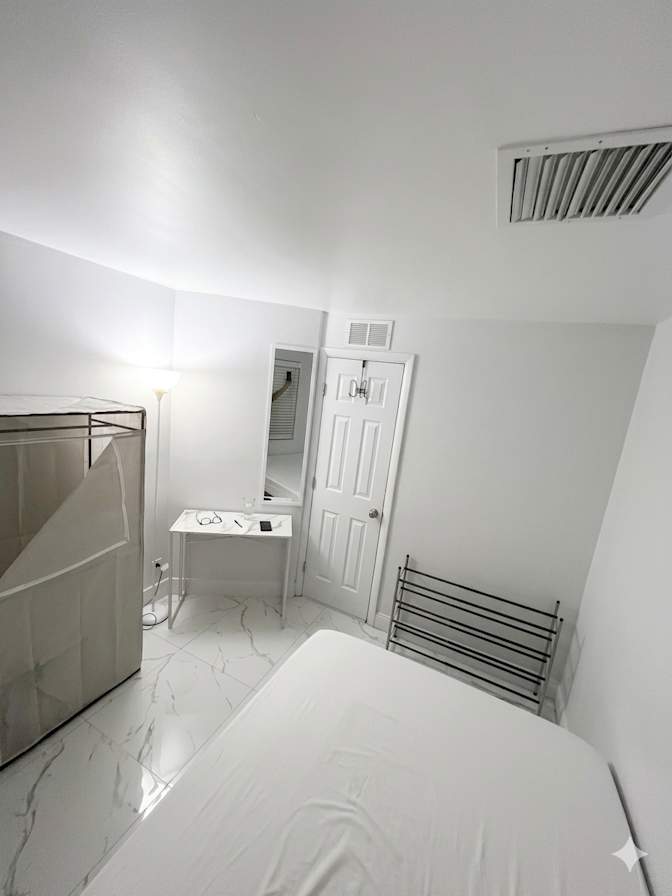 Denis's room