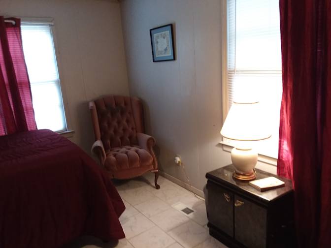 Detres's room