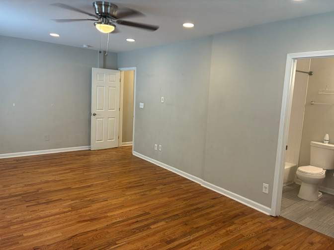 Alcove Rooms's room