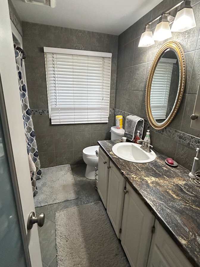 Holly Mills's room