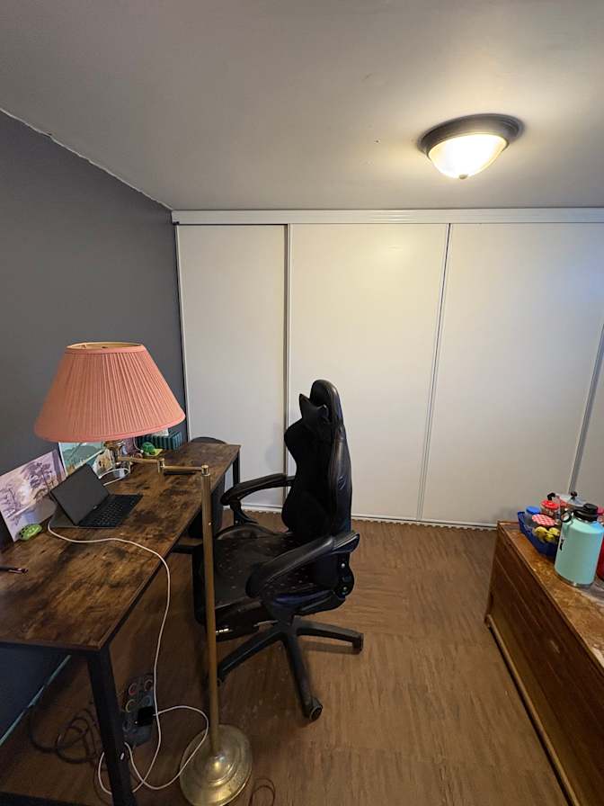 Holly Mills's room