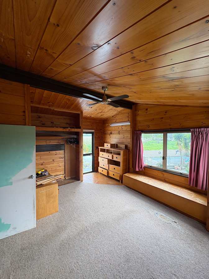 Alan Antony's room