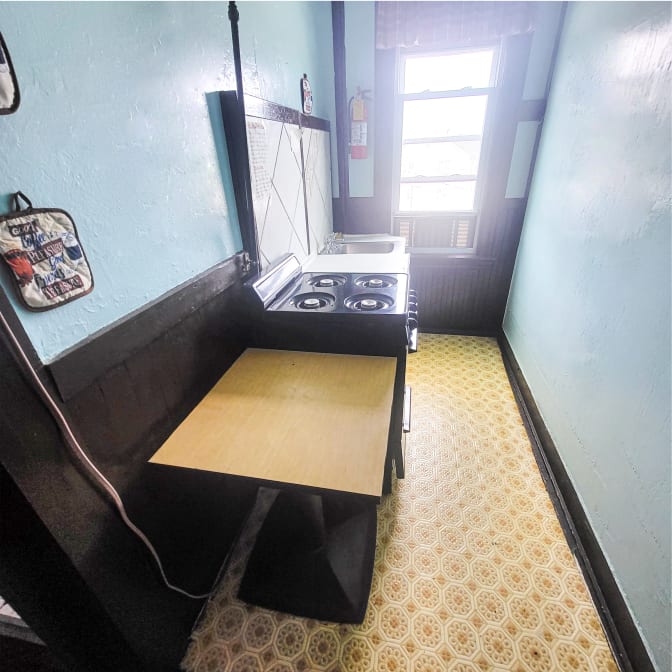 Kinet's room