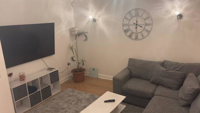 Hamudi's room
