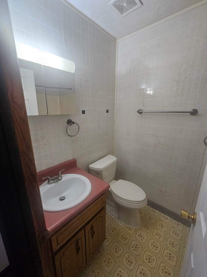 CL&C Property Management and Consulting's room