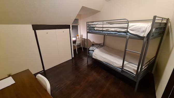 Julia Va's room