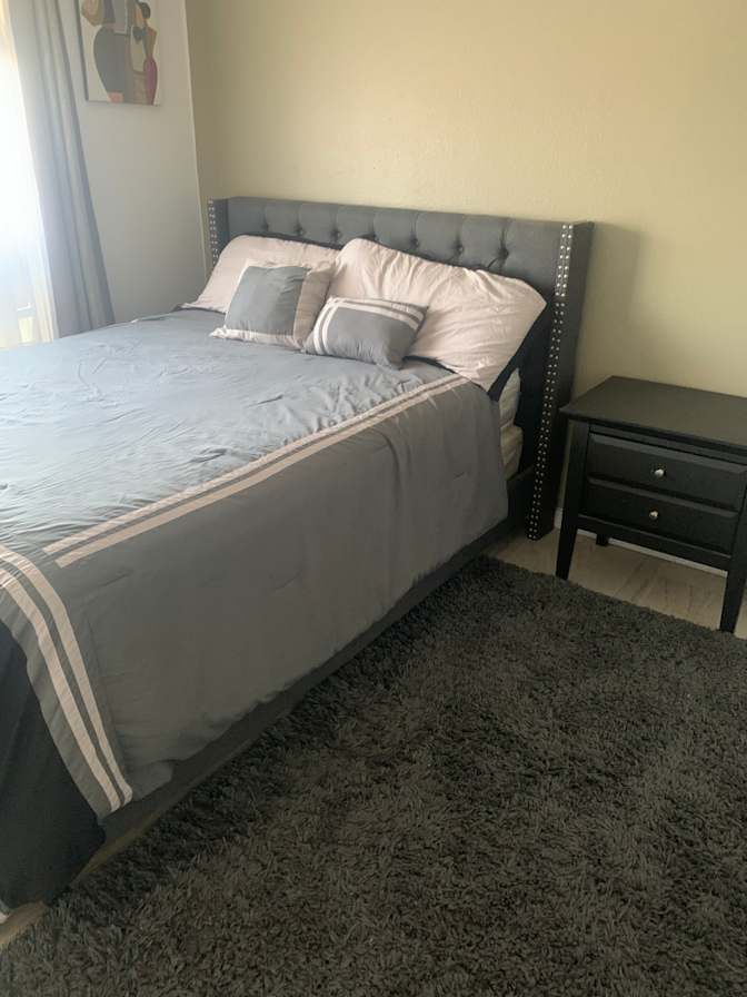 Dee's room