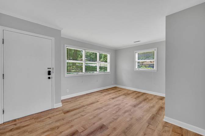 lifedoorrentals's room