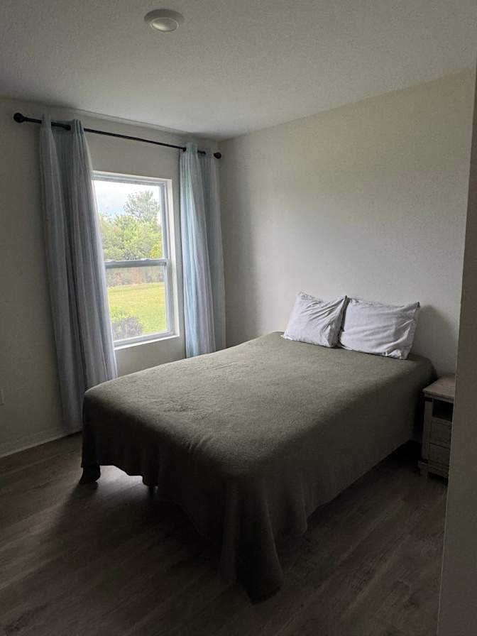 Alanis's room