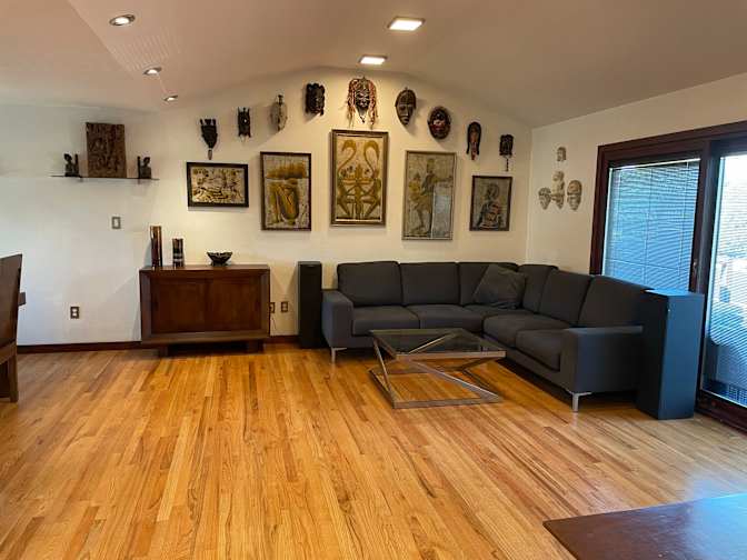 Darius M Hatami's room